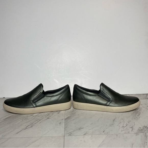 New! Ecco Classic Leather Slip On Sneaker 6 - Picture 7 of 13